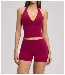 Ensemble 2 pièces de sport pour femme : Débardeur halter à col en V et Legging taille haute pour la gym, le fitness et l'entraînement, avec logo personnalisé - Product Image 2