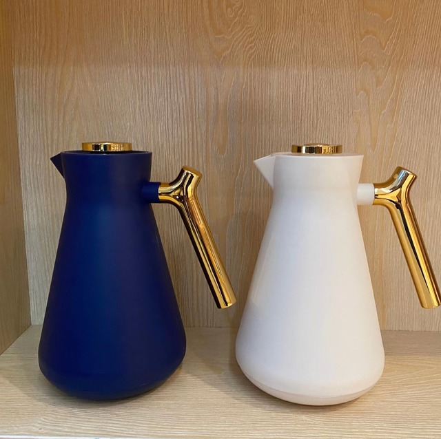 Hot Sale High Quality 1L Insulated Plastic Vacuum Jug with Gold Handle Factory Sale Hot Water Pot and Tea Kettle