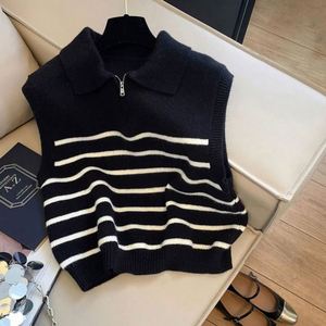 Pull sans manches et débardeur décontracté minimaliste pour femme, gilet tricoté rayé rétro à col zippé pour femme - Product Image 2
