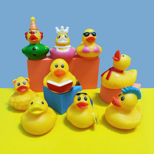 Juguetes de Baño de Goma Personalizados con Diseños Estampados, Juguetes de Bañera con Formas Impresas para Niños, Mini Juguetes de Plástico con Logotipo de Vinilo - Product Image 3