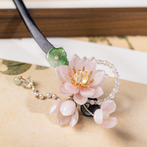 Épingle à cheveux chinoise rétro, accessoire pour cheveux Hanfu, épingle pour chignon, épingle à cheveux fleur de lotus, ornement capillaire en bois avec pompon, traditionnel - Product Image 2