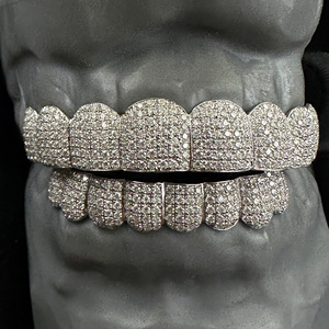 Custom VVS Moissanite 925 diamanti in argento Sterling denti Grillz Baguette taglio rotondo appiccamento a mano gioielli Hip Hop - Product Image 1
