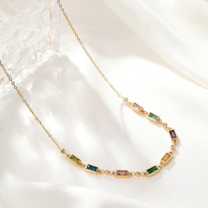 Charme de <span class=keywords><strong>bijoux</strong></span> en acier inoxydable à la mode simple Collier en pierre de verre <span class=keywords><strong>plaqué</strong></span> <span class=keywords><strong>or</strong></span> 18 carats pour femmes - Product Image 4