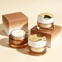 Pot cosmétique en verre ambré de luxe 30/50g à paroi épaisse, avec couvercle doré liquide à motif vague irrégulière, pour crème visage et crème contour des yeux