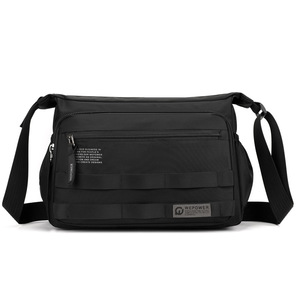 Sac bandoulière imperméable grande capacité en nylon, sac de voyage, sac bandoulière avec logo personnalisé pour unisexe - Product Image 4
