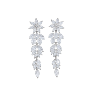 Pendientes de Oro Blanco E3066 con Flor y Circonita Corte Marquesa, Engaste de Garra, Joyería Romántica para Boda de Mujer - Product Image 1