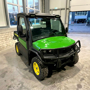 John deeree XUV850A รถ Gator 4WD รถอเนกประสงค์ทนทานและราคาไม่แพงพร้อมด้วยกันชนหน้าและเตียงบรรทุกสินค้าสีเขียวและสีดำ - Product Image 1