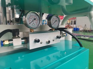 เครื่องทำโฟมโพลียูรีเทนแบบนิวเมติก 7.5 กิโลวัตต์ รุ่น Cnmc-e3 380 โวลต์ 3 เฟส หรือ 220 โวลต์ 1 เฟส 50/60 เฮิรตซ์ - Product Image 5