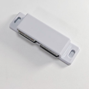 Nouveau loquet magnétique double pour porte de placard en plastique, style minimaliste 2074 - Product Image 3