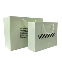 Sac en papier cadeau de luxe personnalisé avec cordon de serrage, poignée, mat, gaufré, recyclable, écologique, vêtements, chaussures