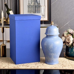 Élégant pot à gingembre en céramique à motifs floraux en relief avec couvercle doré, vase en porcelaine de luxe pour la décoration de la table du salon. - Product Image 3