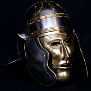 Casque romain médiéval antique avec visage d'homme, casque romain gaulois/de centurion - Product Image 1