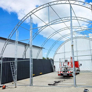 Abri dôme conteneur moderne à double treillis 40x40' avec structure en acier <span class=keywords><strong>et</strong></span> toit en PVC, entièrement fermé avec parois avant <span class=keywords><strong>et</strong></span> arrière pour hall extérieur - Product Image 4