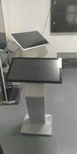 Tela Touch Screen Interativa Profissional de 43 Polegadas 4K com Estrutura Metálica para Hotéis - Product Image 3