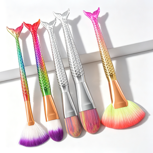 5-delige meerkleurige nylon waaier-vormige make-upborstelset met make-uptas - Product Image 1