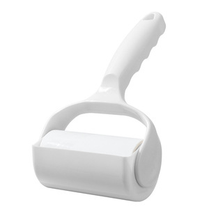 Rouleau adhésif réutilisable pour enlever les poils d'animaux, nettoyeur manuel de poussière pour vêtements, canapé et tapis - Product Image 1