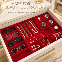 Plateau organisateur de bijoux en velours rouge personnalisé avec tiroir amovible et compartiments sur mesure pour bagues, boucles d'oreilles, colliers et montres