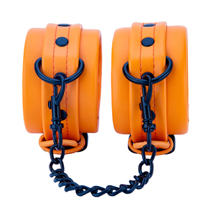 Haute qualité Bdsm jouets en cuir Bondage menottes <span class=keywords><strong>esclave</strong></span> Bdsm poignets pour mains et <span class=keywords><strong>pieds</strong></span> Sm Sex Toy produits menottes - Product Image 3