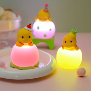 Boîte mystère Premium Nailong : Veilleuse Dragon Mignon. Matériau en silicone souple, lumière LED chaude. Décoration d'intérieur sous licence officielle - Product Image 4