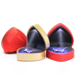 Светодиодное кольцо, упаковочная коробка для ювелирных изделий, оптовая продажа, красное светодиодное кольцо, пластиковая шкатулка для ювелирных изделий в форме сердца