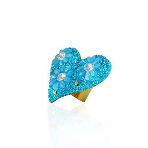 Anillo de Corazón de Cristal con Diseño de Flor de Diamantes de Imitación Azules, Chapado en Oro PVD, Acero Inoxidable 316L, Joyería Sostenible y Resistente - Product Image 1