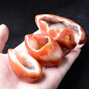 Œufs en Agate Rouge Cornaline Druzy en Gros, Sculptés à la Main, Artisanat Spirituel, Pierre de Guérison, Décoration d'Intérieur - Product Image 1