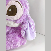 Nouvelle peluche Stitch Sakura, adorable peluche douce de dessin animé, Stitch violet tenant un petit monstre, peluche Stitch en velours, jouets en peluche