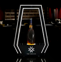 Support d'affichage rotatif pour bouteilles avec éclairage LED en acrylique, logo personnalisé, couleur personnalisée, revêtement UV, pour hôtel, boîte de nuit