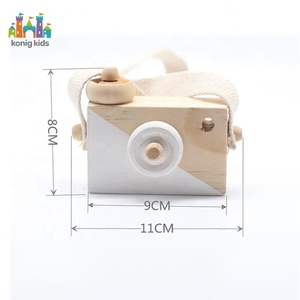 Cámara de Juguete de Madera para Niños, Cámara de Juego de Imitación Minimalista con Correa de Algodón y Lente Giratoria, Lindo Accesorio de Fotografía para Niños Pequeños, Regalo - Product Image 2