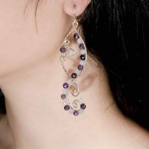 Boucles d'oreilles à la mode beGems Meilleure vente Petites boucles d'oreilles en pierres précieuses queue de sirène pour femmes Bijoux fantaisistes - Product Image 3