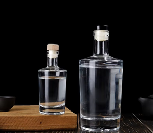 Botellas de Vidrio Redondas Selladas con Corcho, Impresas con Serigrafía, para Whisky, Vino y Licores, Venta al Por Mayor - Product Image 4