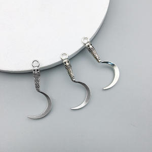 Nuevos Colgantes de Espada Miniatura de Aleación Modernos y a la Moda para Llaveros, Pendientes, Pulseras, Cadenas para Teléfonos Móviles y Accesorios - Product Image 6