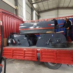 Chổi quét sàn chất lượng cao cho máy xúc lật nhỏ gọn với các phụ kiện quét dọn - Product Image 5