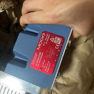 วาล์วเซอร์โว Moog D634-319C 300 บาร์ วาล์วควบคุมทิศทางแม่เหล็กไฟฟ้าไฮดรอลิก - Product Image 2