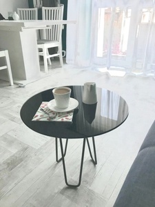 Table basse ronde moderne avec plateau en verre trempé et pieds en métal, design minimaliste pour le mobilier de salon - Product Image 2