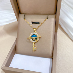 Collier pendentif étoile en acier inoxydable plaqué or, entièrement serti de zircons, pour femmes et filles, vente en gros de bijoux - Product Image 3