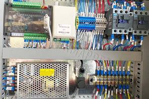 Máquina de Limpieza Láser Portátil de Alta Precisión <span class=keywords><strong>CL</strong></span> 100-1000, Eliminador de Óxido Láser de Fibra CNC para Limpieza de Superficies Metálicas de Acero - Product Image 5