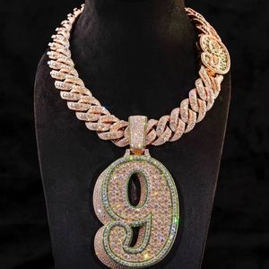 จี้มอยส์ซอไนต์หรูหราพร้อมประกายแวววาวแวววาวดีไซน์คลาสสิกเหนือกาลเวลาเหมาะสำหรับสวมใส่ในชีวิตประจำวันหรือทางการ - Product Image 2