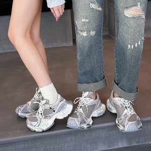 Zapatillas de running de otoño/invierno con suela gruesa, con cordones, de malla transpirable, elegantes para parejas - Product Image 1