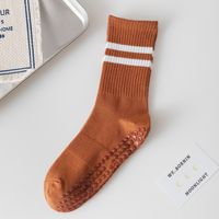 Chaussettes de sport pour femmes, yoga, pilates, avec grip, logo personnalisé, rayées, en coton, unies, chaussettes de pilates personnalisées pour femmes avec grip