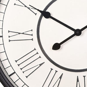 Horloge murale de style antique à piles en métal, à quartz, avec chiffres romains et décor paysager blanc rustique, pour la maison - Product Image 3