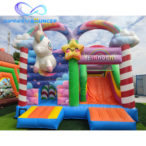 Château gonflable <span class=keywords><strong>licorne</strong></span> <span class=keywords><strong>magique</strong></span> Instagram-Worthy, combo avec un design <span class=keywords><strong>nuage</strong></span> arc-en-ciel vibrant pour des fêtes en plein air dignes d'un cliché - Product Image 2