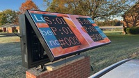 Affichage LED extérieur double face certifié IP65, écran publicitaire numérique haute luminosité pour utilisation dans les centres commerciaux