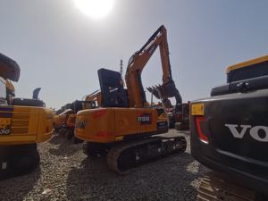 Excavadora sobre orugas de 13 toneladas original de la marca Sany para trabajos pequeños y medianos Características del motor central y precio de los componentes del motor - Product Image 2