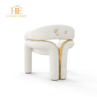 Table à manger ovale de style italien moderne extensible, design de luxe léger, plateau en marbre, base en laiton, pour villas haut de gamme