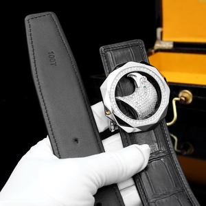 Cinturón de Hombre Personalizado de Piel de Cocodrilo con Hebilla de Acero con Incrustaciones de Diamantes en Forma de Cabeza de Águila, Ligero, Transpirable y Duradero, 3.8CM - Product Image 3