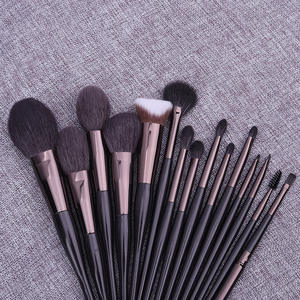 Ensemble de pinceaux de maquillage en vrais cheveux naturels de qualité supérieure pour artistes de maquillage à expédition rapide - Product Image 1