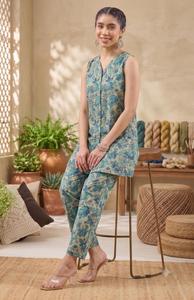 Ensemble coordonné deux pièces pour femmes, Kurti et pantalon, écologique, respirant, confortable, ensemble assorti pour un style décontracté et élégant au quotidien - Product Image 4