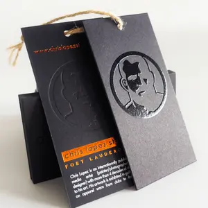 LOPAL recycelt Custom ized Logo Gedruckte schwarze Karte mit UV-geprägtem Logo und Kupfer folie Bekleidungs etiketten Hang Tags