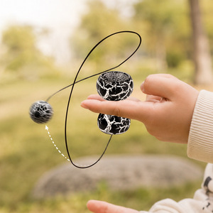 Nouveau Kendama <span class=keywords><strong>en</strong></span> <span class=keywords><strong>bois</strong></span> personnalisé, jouet anti-stress et sensoriel, pour la coordination œil-main, avec jeu de lancer de balle et de lancer de sabre - Product Image 2